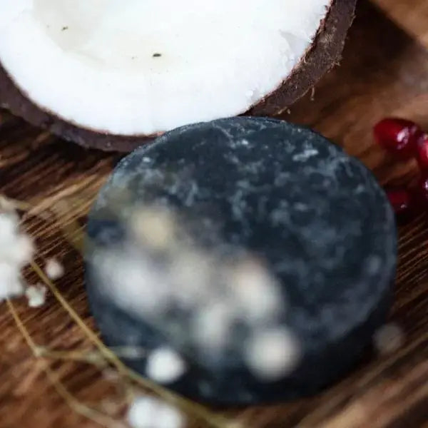 Barra de champú para cabello graso con carbón negro |Vegan Fox